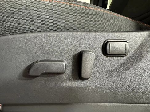 Used 2025 Nissan Frontier PRO-4X w/ Pro Convenience Package AWD/4WD image 34