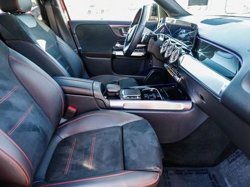 Used 2023 Mercedes-Benz GLB 250 4MATIC image 17