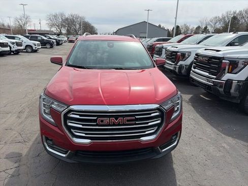 Used 2023 GMC Terrain SLT w/ Infotainment Package II image 3