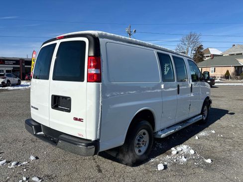 Used 2024 GMC Savana 2500 Work Van w/ Driver Convenience Package image 4