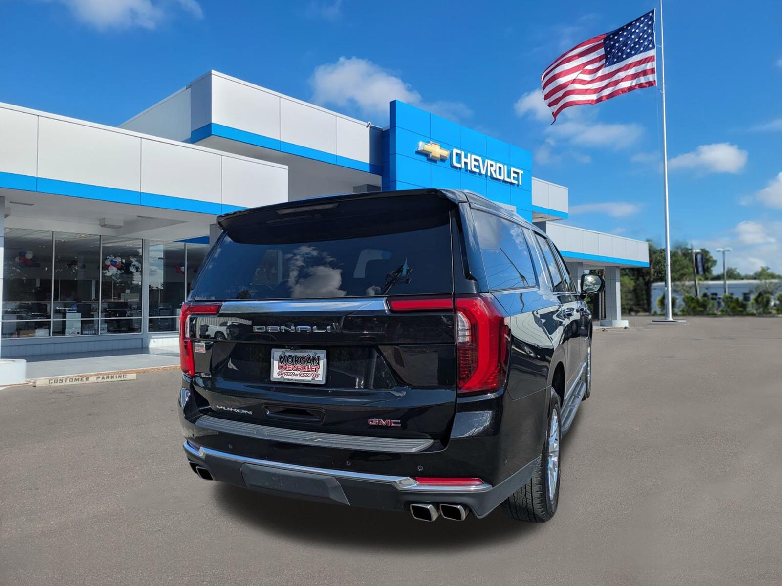 Used 2025 GMC Yukon XL Denali AWD/4WD image 3