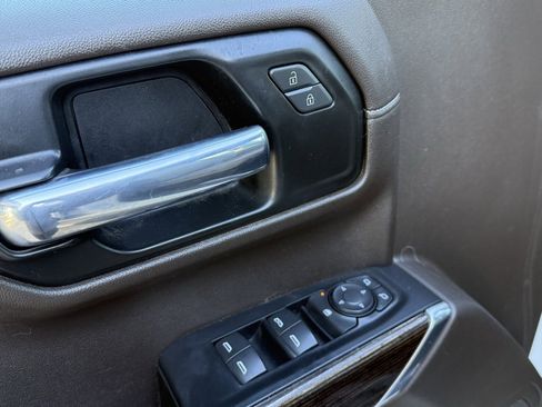 Used 2021 GMC Sierra 1500 SLE w/ X31 Off-Road Package image 7