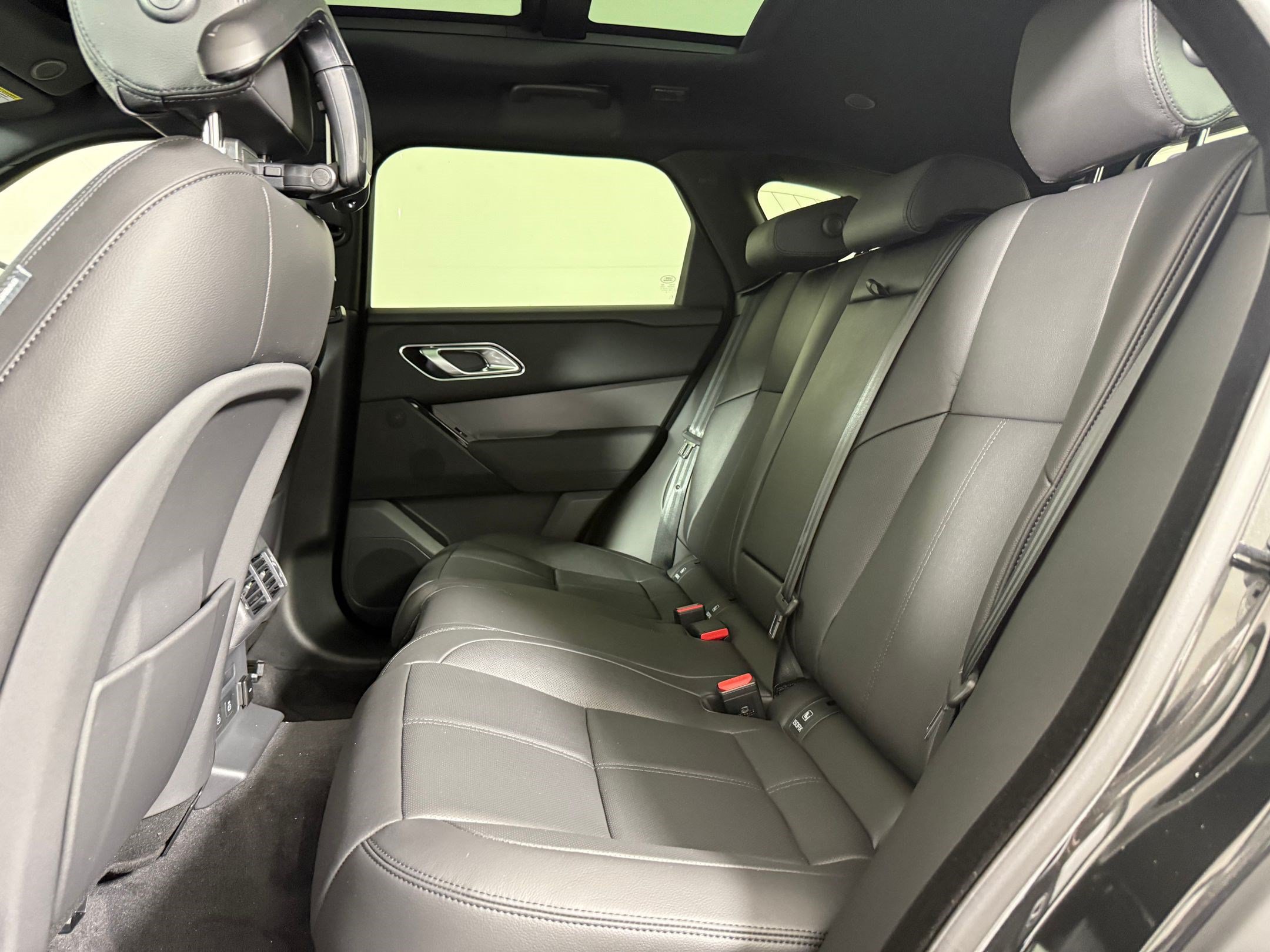 New 2026 Land Rover Range Rover Velar S AWD/4WD image 21