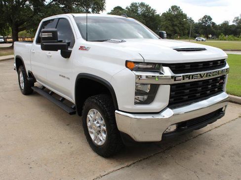 Used 2022 Chevrolet Silverado 2500 LT w/ Convenience Package AWD/4WD image 4