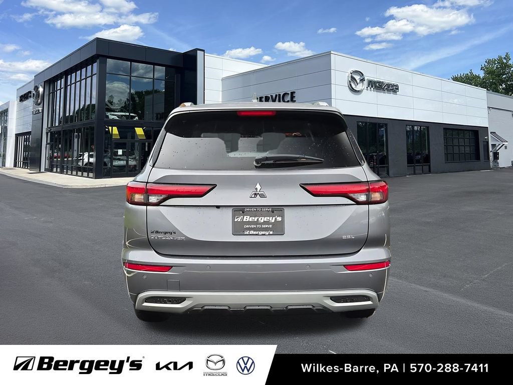 Used 2023 Mitsubishi Outlander SEL AWD/4WD image 10