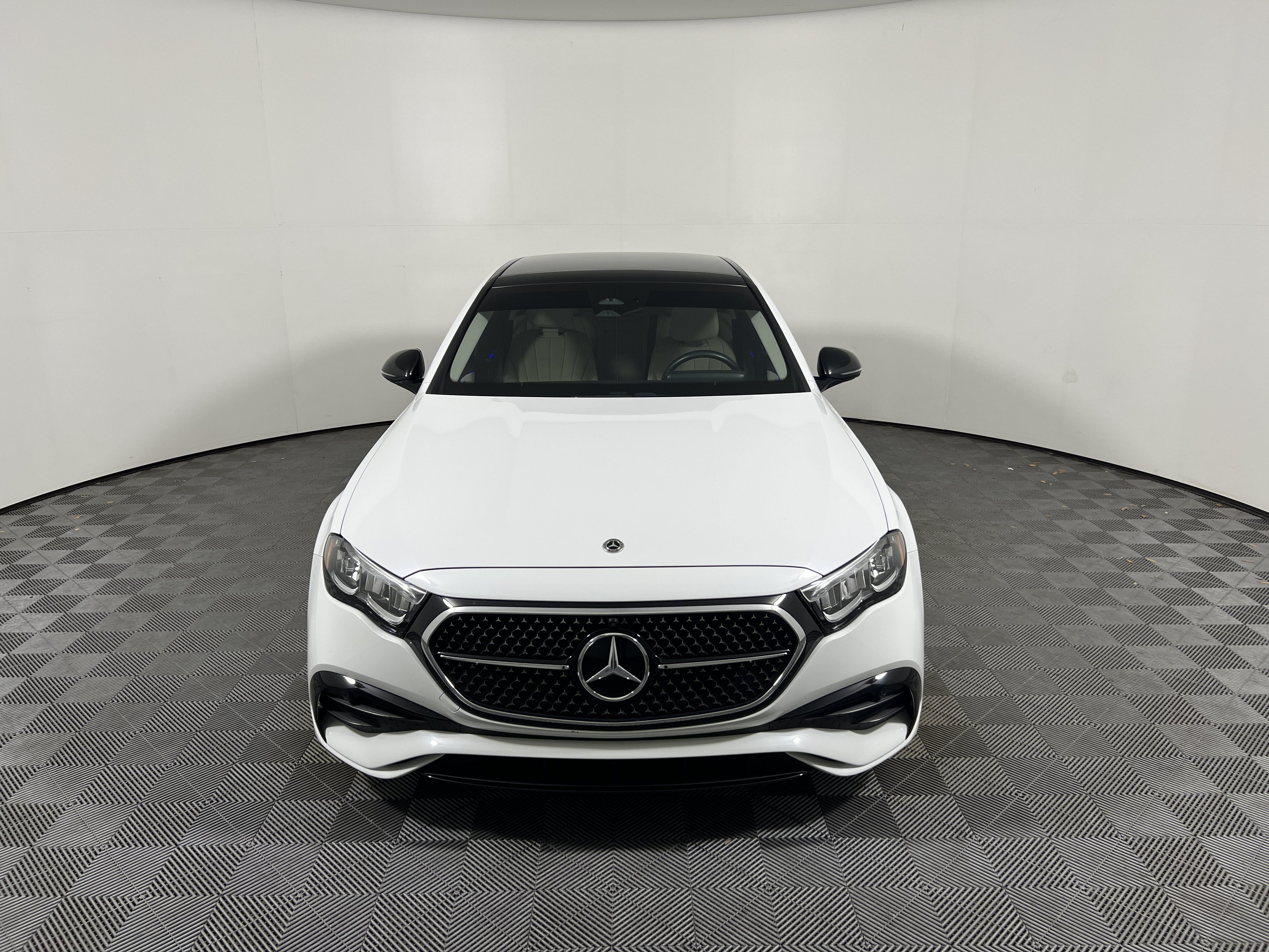 Used 2024 Mercedes-Benz E 350 4MATIC Sedan image 8