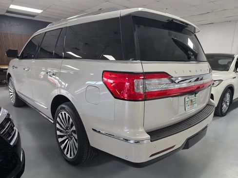 Used 2019 Lincoln Navigator Reserve AWD/4WD image 5