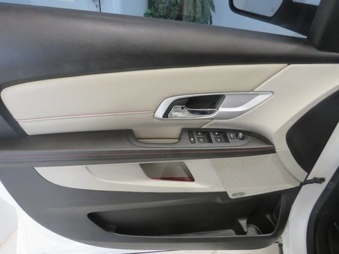 Used 2011 GMC Terrain SLT image 24