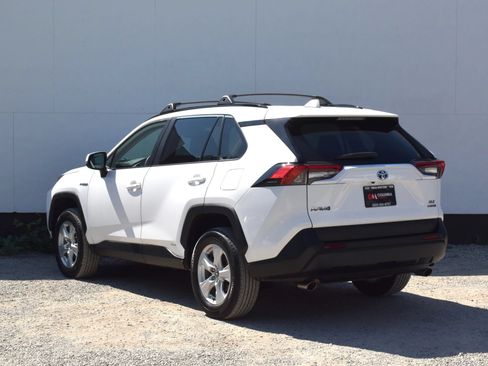 Used 2020 Toyota RAV4 XLE w/ All Weather Liner Package AWD/4WD image 2
