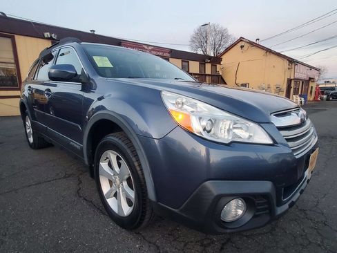 Used 2014 Subaru Outback 2.5i Premium w/ Moonroof Package & Eyesight image 7