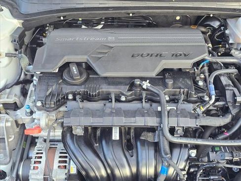 Used 2024 Hyundai Elantra SEL FWD image 22