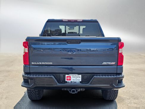 Used 2023 Chevrolet Silverado 1500 ZR2 w/ Technology Package AWD/4WD image 4