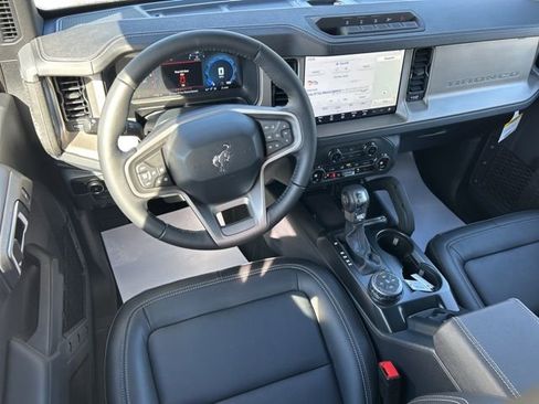 New 2025 Ford Bronco Outer Banks w/ Sasquatch Package image 18