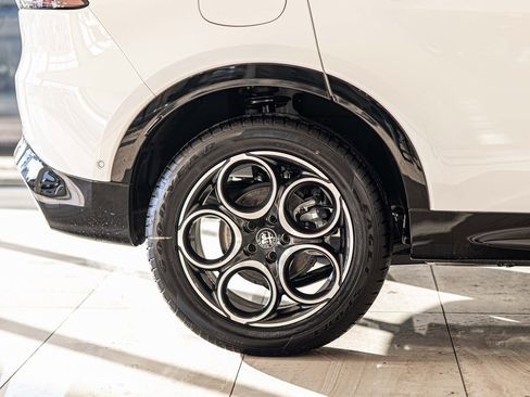 New 2025 Alfa Romeo Tonale w/ Premium Package image 11