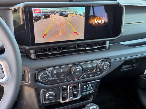 New 2026 Jeep Wrangler Unlimited Sahara AWD/4WD image 14