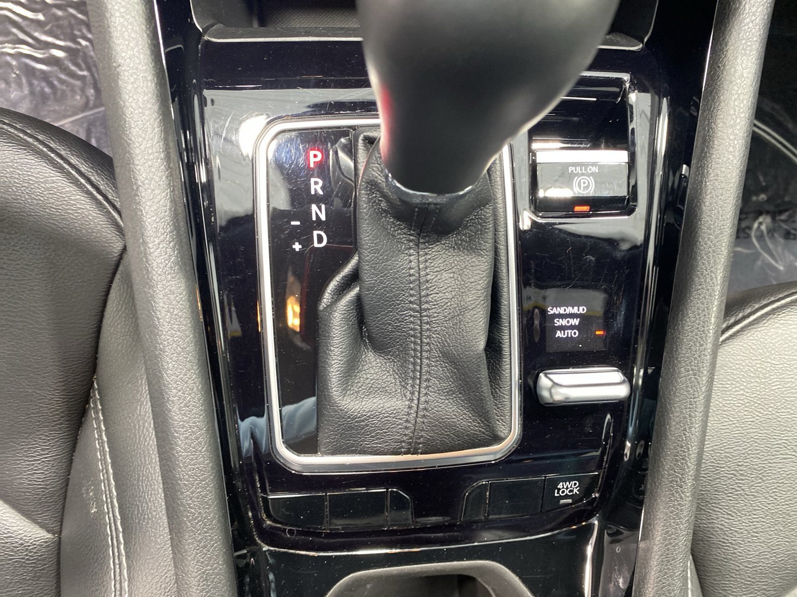 Used 2025 Jeep Compass Limited AWD/4WD image 19