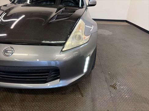 Used 2014 Nissan 370Z Touring image 4