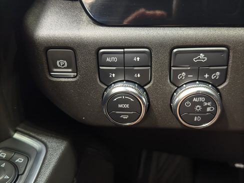 Used 2024 GMC Sierra 1500 Elevation AWD/4WD image 32