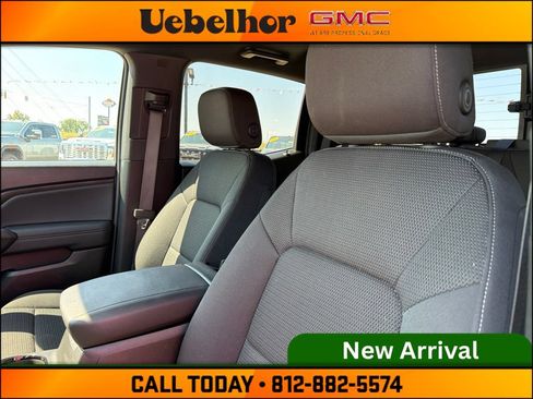 Used 2025 Chevrolet Colorado LT w/ Advanced Trailering Package RWD image 22