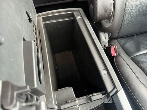 Used 2015 Nissan Titan SL image 27