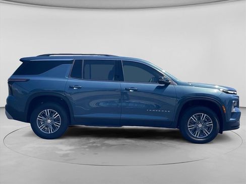 New 2026 Chevrolet Traverse LT FWD image 8