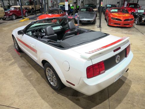 Used 2005 Ford Mustang Premium image 16
