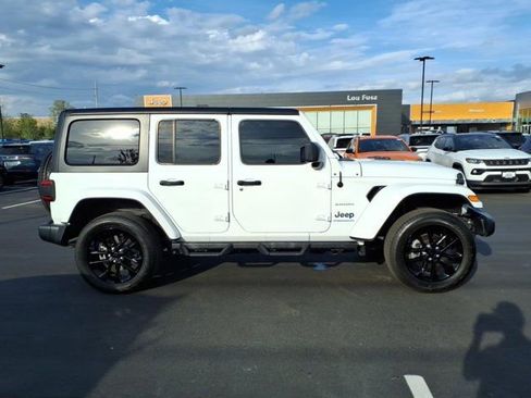 Used 2023 Jeep Wrangler Unlimited Sahara image 27