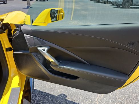 Used 2019 Chevrolet Corvette Z06 w/ Z07 Performance Package RWD image 10