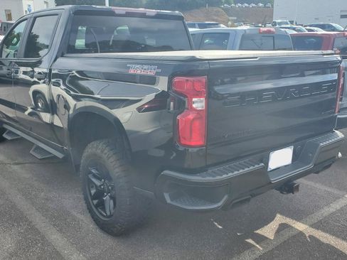 Used 2021 Chevrolet Silverado 1500 Custom Trail Boss w/ Midnight Edition AWD/4WD image 8