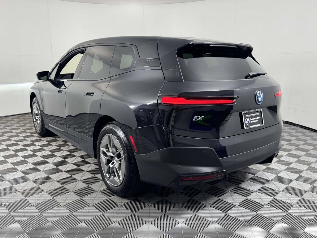 Used 2023 BMW iX xDrive50 AWD/4WD image 8