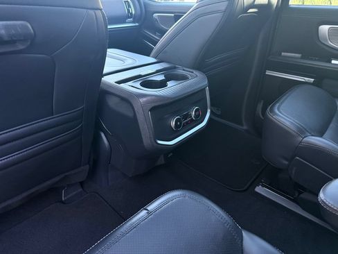 Used 2025 Ford Expedition Platinum AWD/4WD image 36