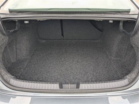 Used 2024 Volkswagen Jetta SE image 28
