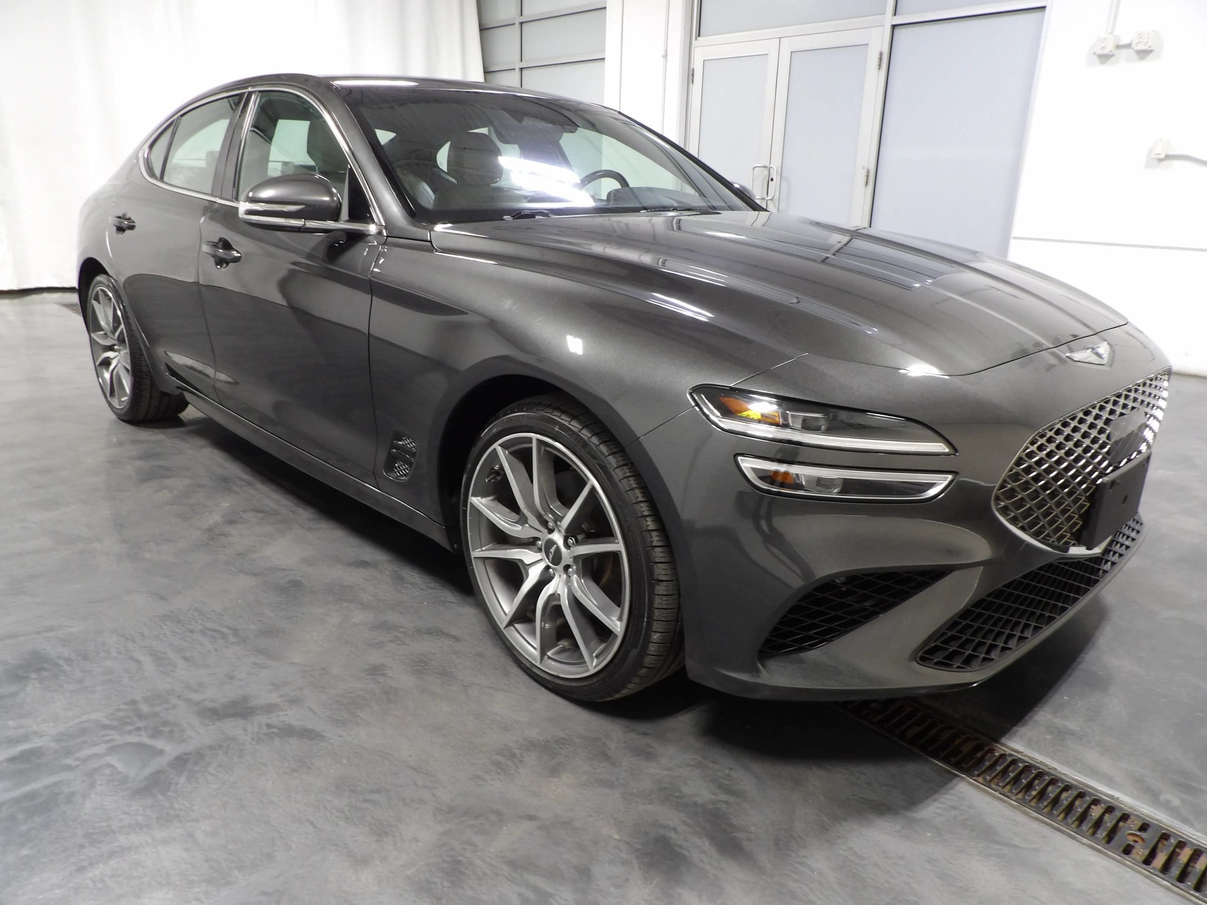 Used 2023 Genesis G70 2.0T AWD/4WD image 2