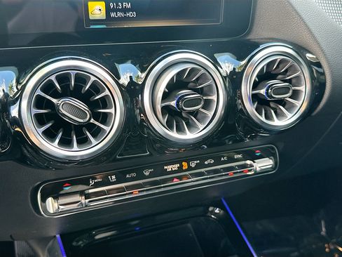 Used 2023 Mercedes-Benz GLA 250 4MATIC image 16