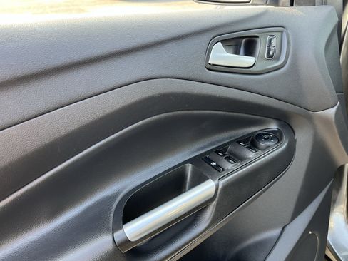 Used 2017 Ford Escape SE AWD/4WD image 23