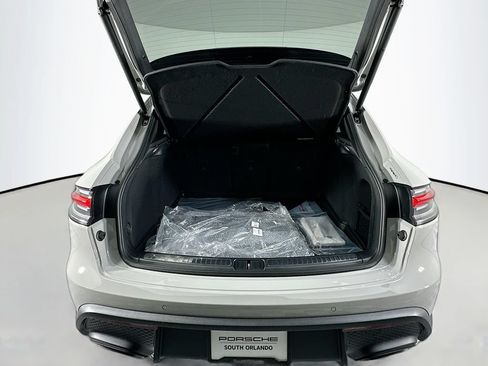 New 2026 Porsche Macan AWD/4WD image 28