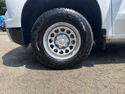 Used 2024 Chevrolet Silverado 1500 W/T w/ WT Value Package AWD/4WD image 10