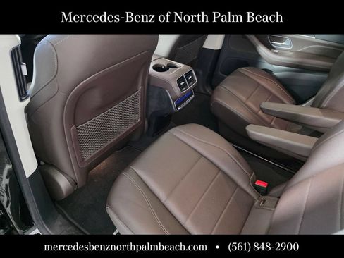 Used 2023 Mercedes-Benz GLS 450 4MATIC image 13