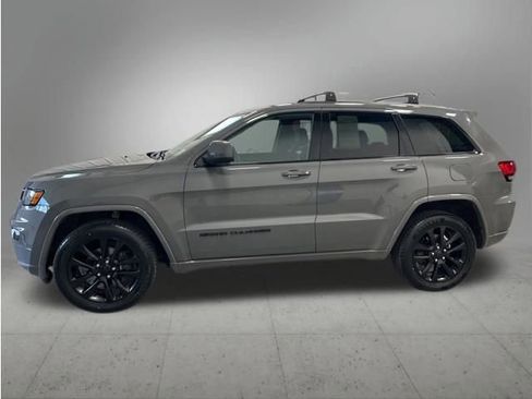 Used 2020 Jeep Grand Cherokee Altitude AWD/4WD image 2