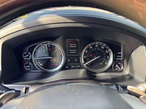 Used 2020 Lexus LX 570 4WD w/ 3rd Row & Luxury Pkg image 24