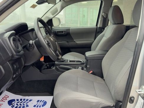 Used 2022 Toyota Tacoma SR image 10