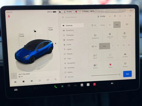 Used 2023 Tesla Model Y Long Range image 31