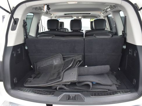Used 2017 INFINITI QX80 4WD w/ Driver Assistance Package image 9