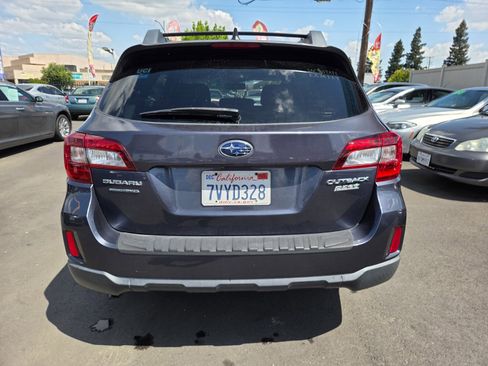 Used 2017 Subaru Outback 2.5i Premium AWD/4WD image 3