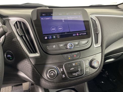 Used 2020 Chevrolet Malibu LS FWD image 32