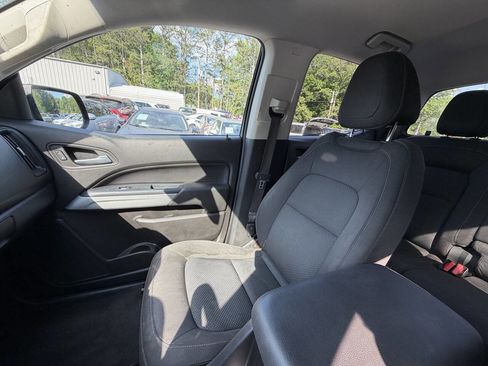 Used 2015 Chevrolet Colorado LT RWD image 18