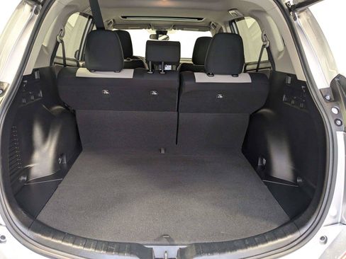 Used 2018 Toyota RAV4 XLE FWD image 9