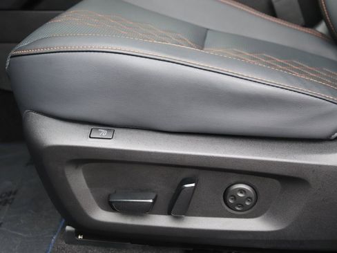 Used 2025 Mitsubishi Outlander SEL image 4