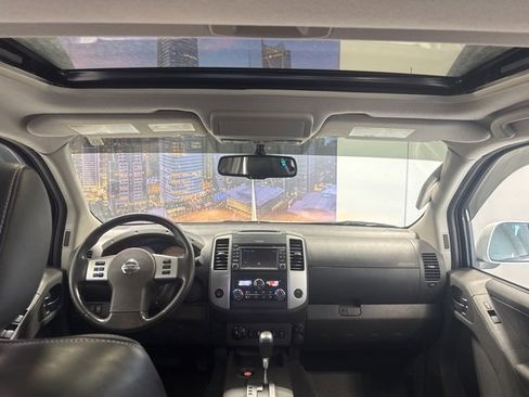 Used 2021 Nissan Frontier PRO-4X w/ Pro-4x Utility Package image 18