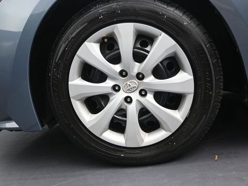 Used 2020 Toyota Corolla LE image 10